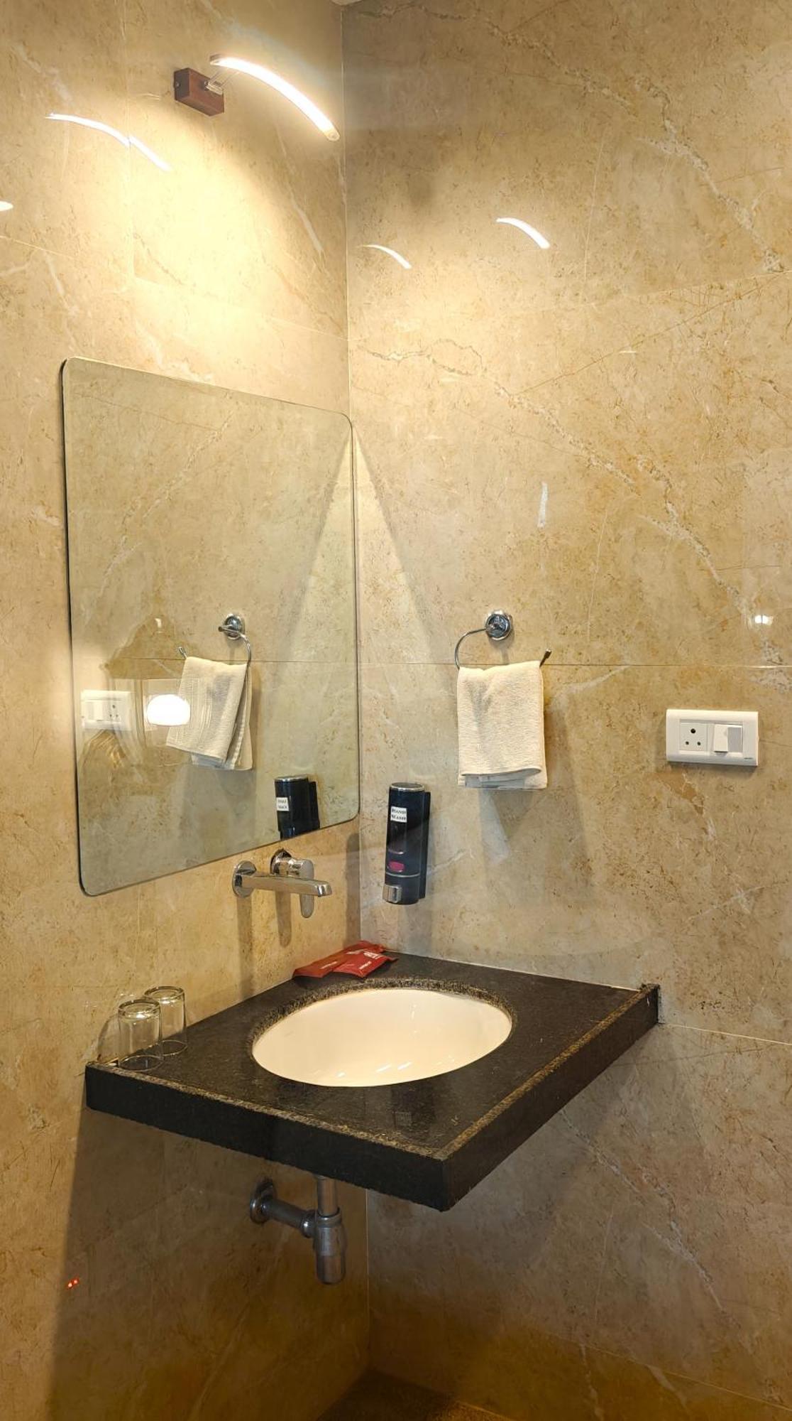 The Biletha Bagh Hotel Udaipur Bagian luar foto
